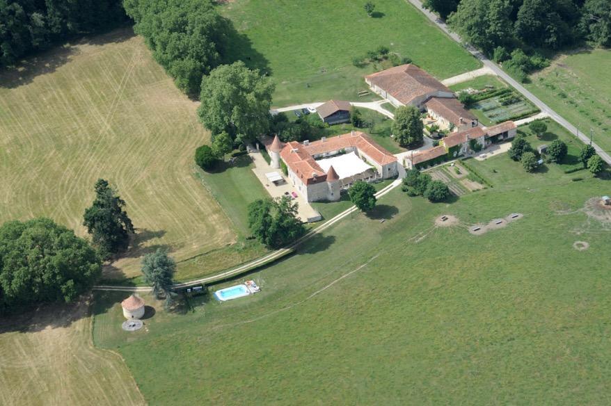 Chateau De Lerse Bed and Breakfast Perignac  Exterior foto
